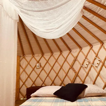 Yourte Et Son Bain Nordique Frechet-Aure