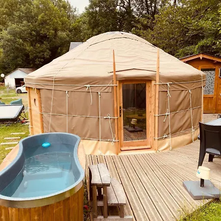 Yourte Et Son Bain Nordique Frechet-Aure