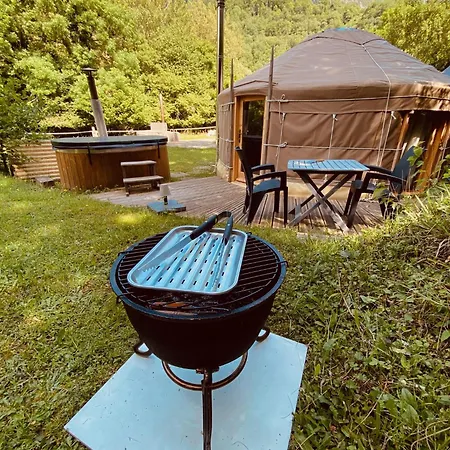 Yourte Et Son Bain Nordique