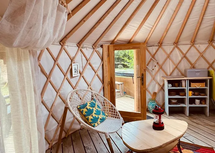 Yourte Et Son Bain Nordique ラグジュアリーテント