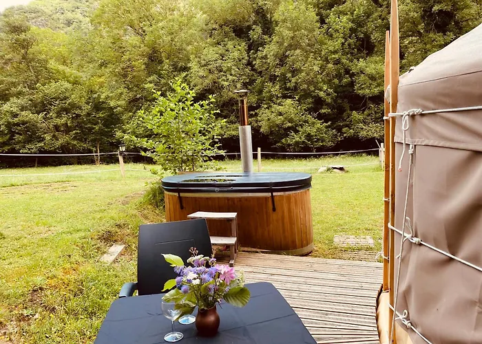 Yourte Et Son Bain Nordique ラグジュアリーテント