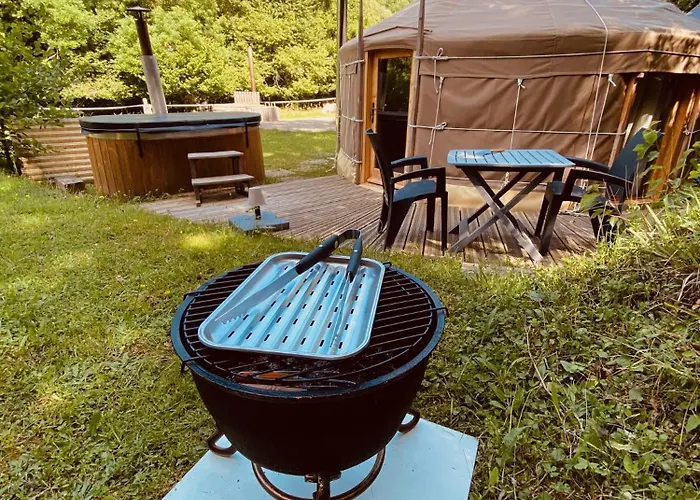 Yourte Et Son Bain Nordique