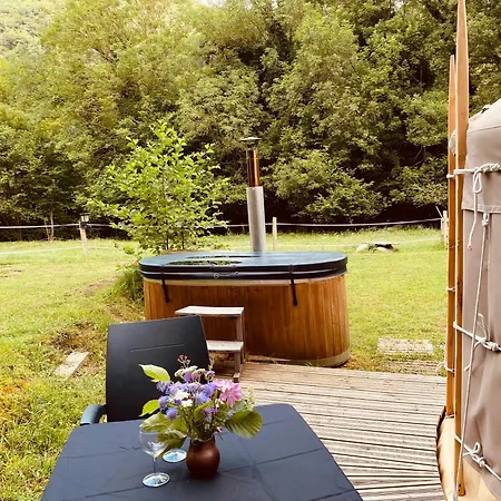 Yourte Et Son Bain Nordique Luksustelt